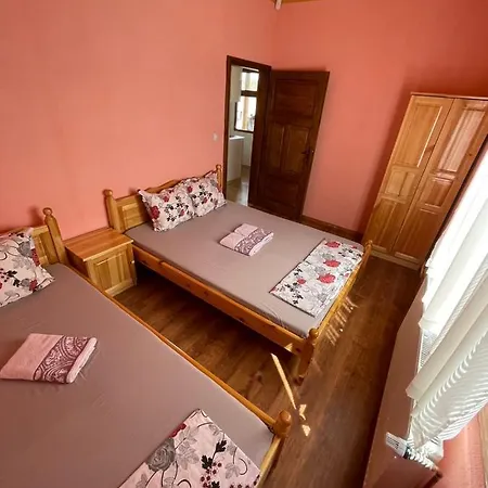 Дом отдыха къщи мaхони *